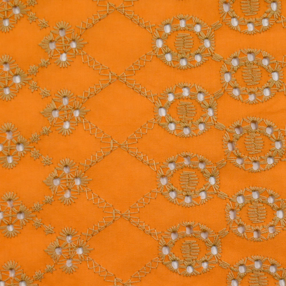 Broderie anglaise festonnée beige Clémence fond orange - Image 4