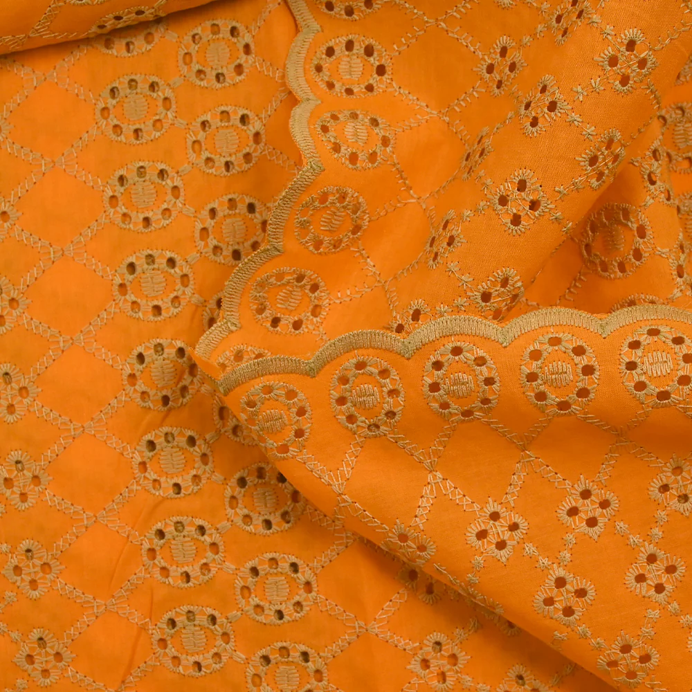 Broderie anglaise festonnée beige Clémence fond orange - Image 6