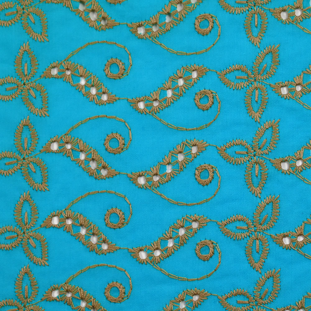 Broderie anglaise festonnée beige Éléonore fond bleu azur - Image 4