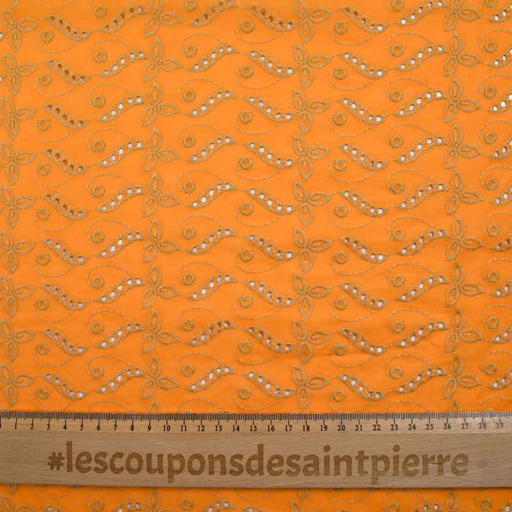 Broderie anglaise festonnée beige Éléonore fond orange - Image 3