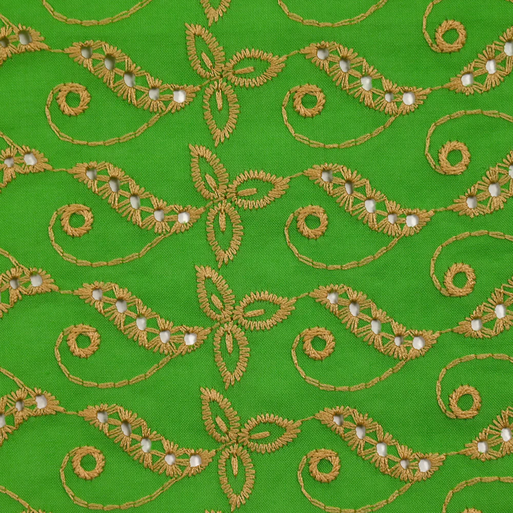 Broderie anglaise festonnée beige Éléonore fond vert pomme - Image 4