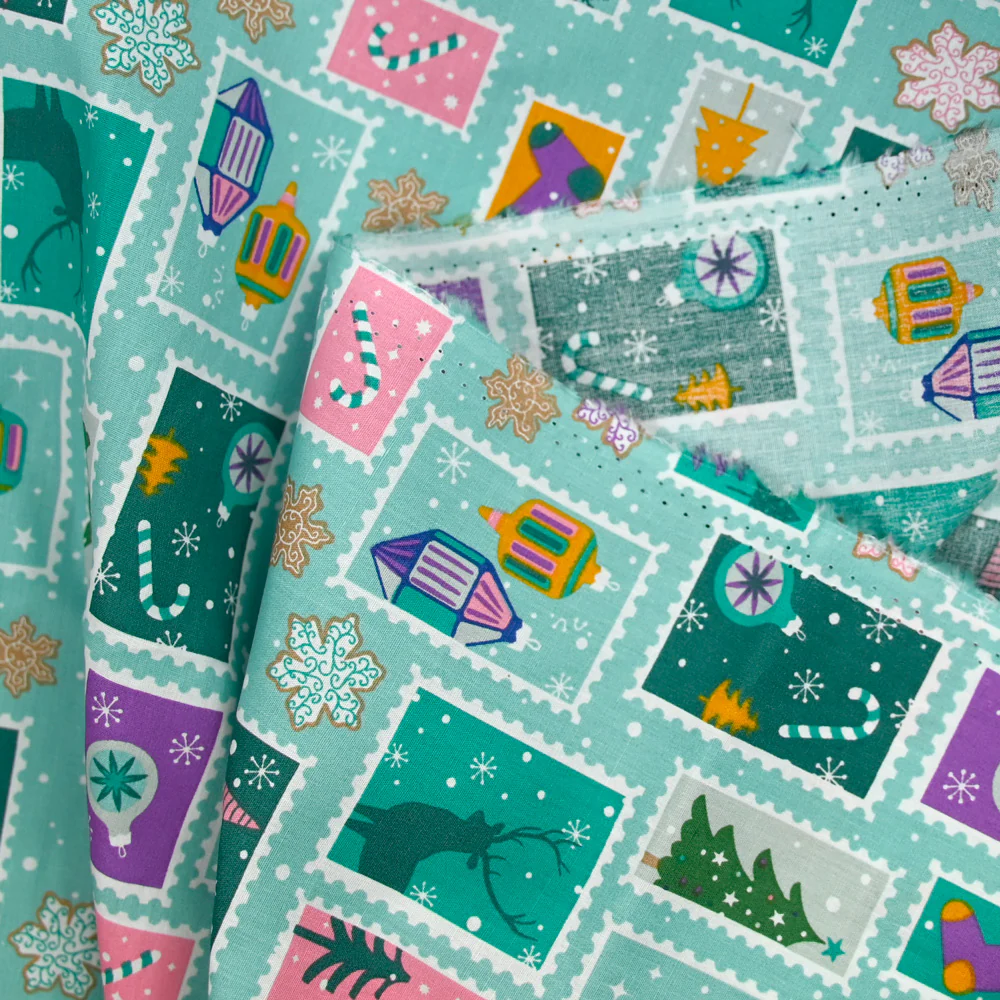 Coton de Noël imprimé flocons enchantés fond vert d'eau - Image 3