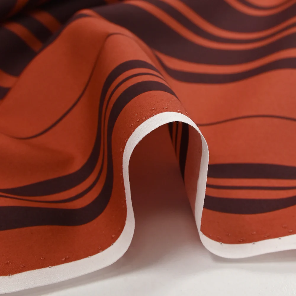 Coton fin imprimé rayures rouge orangé et marron - Image 6
