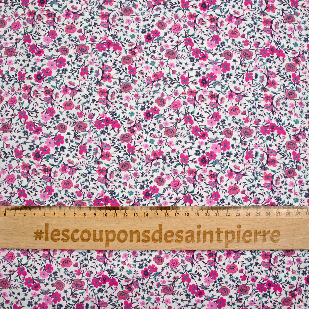 Coton imprimé Anna fleurs rose et fuchsia fond blanc au mètre - Image 5