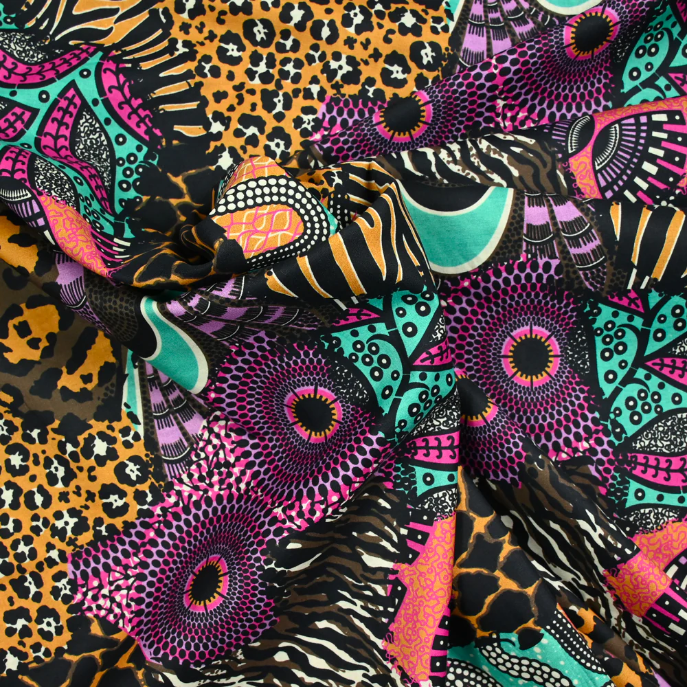 Coton imprimé Giulia ethnique fuchsia et vert au mètre - Image 3