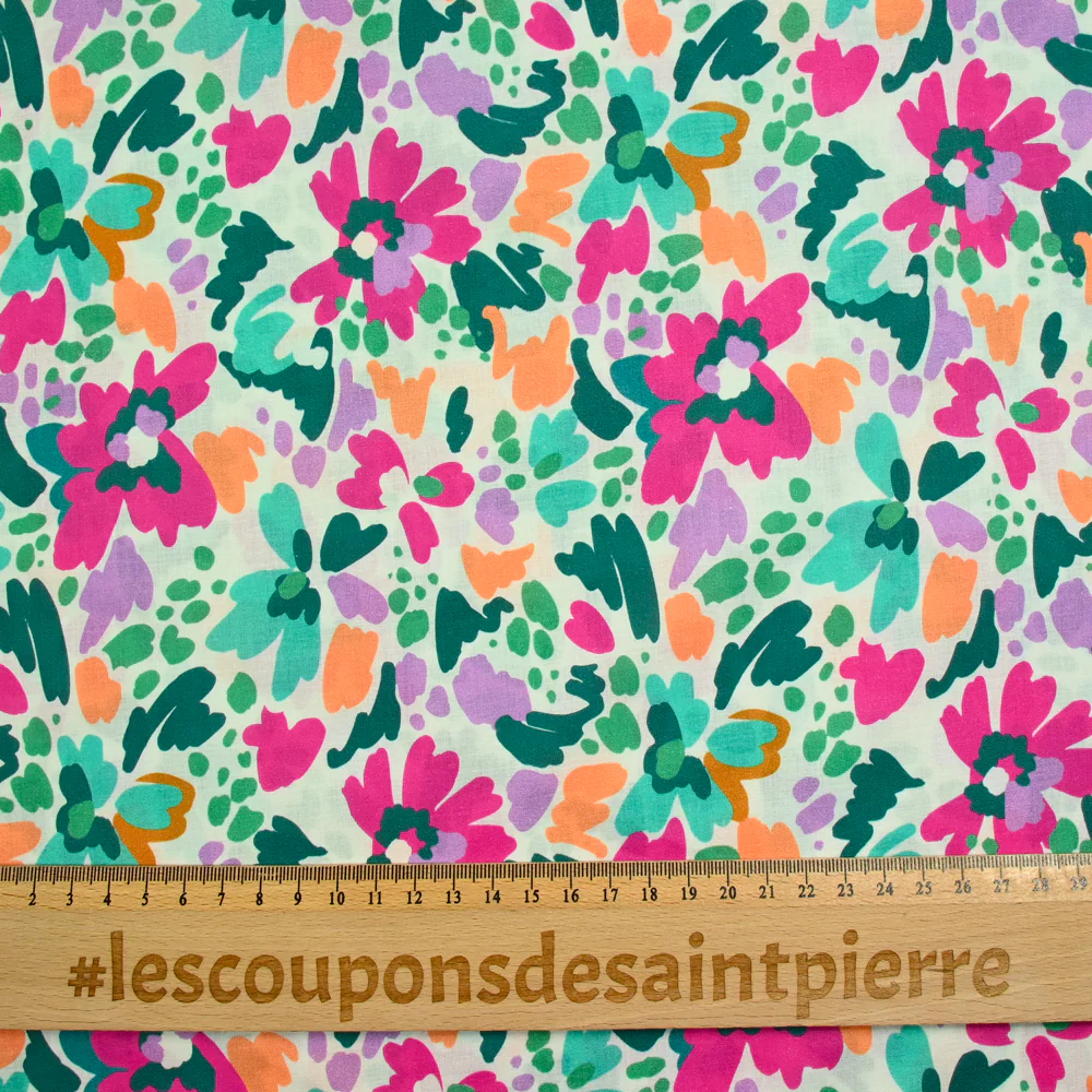 Coton imprimé Martina fleurs fantaisie fuchsia et vert au mètre - Image 3