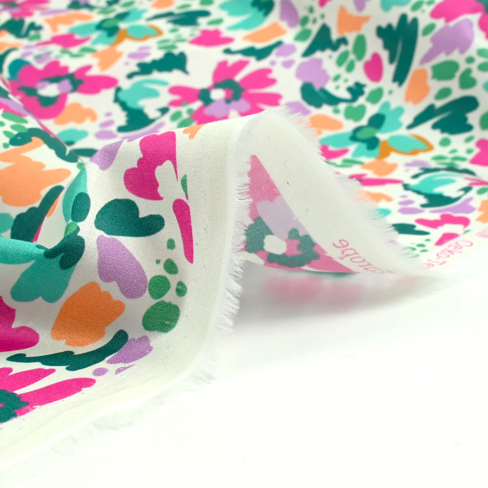 Coton imprimé Martina fleurs fantaisie fuchsia et vert au mètre - Image 6