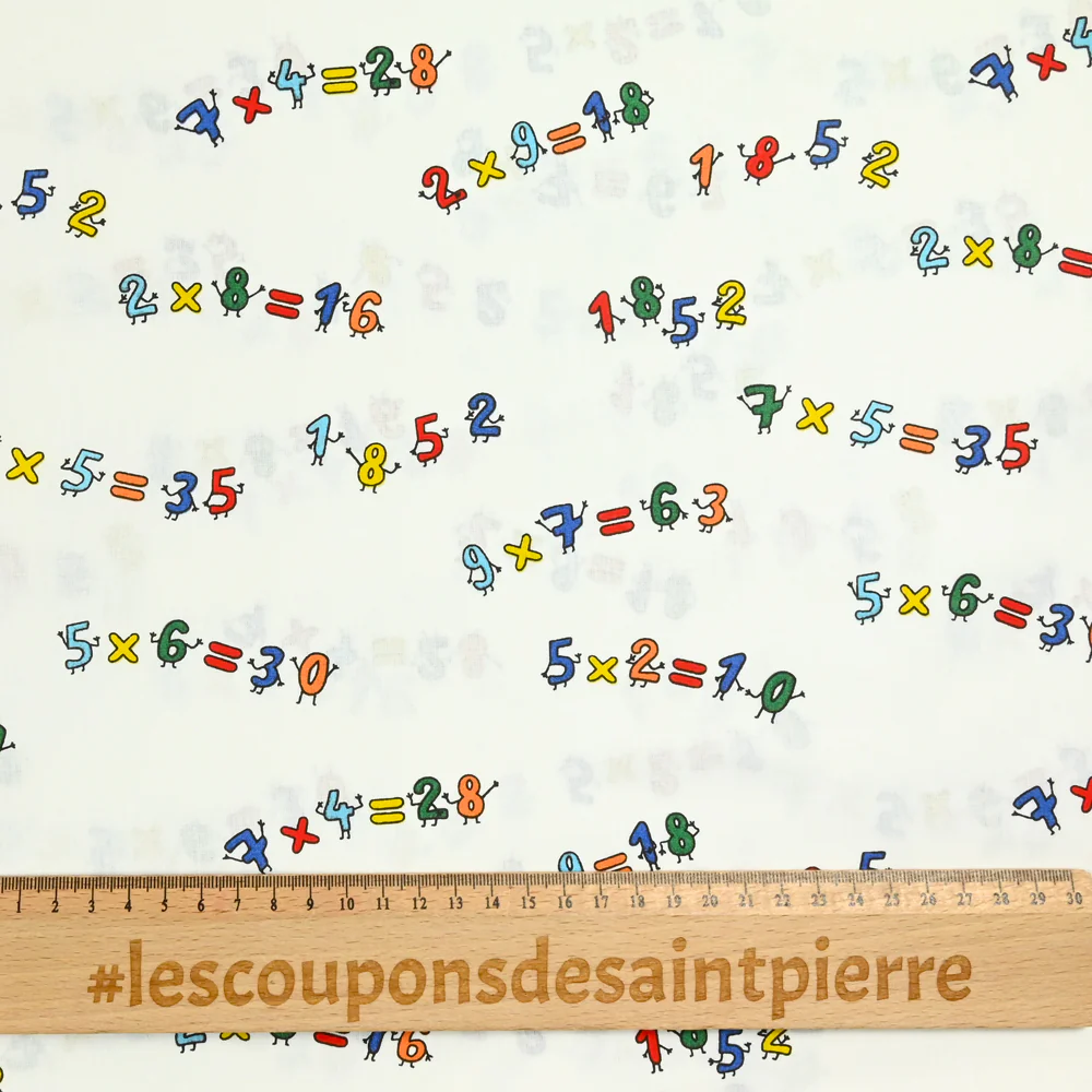 Coton imprimé table de multiplication fond blanc - Image 3