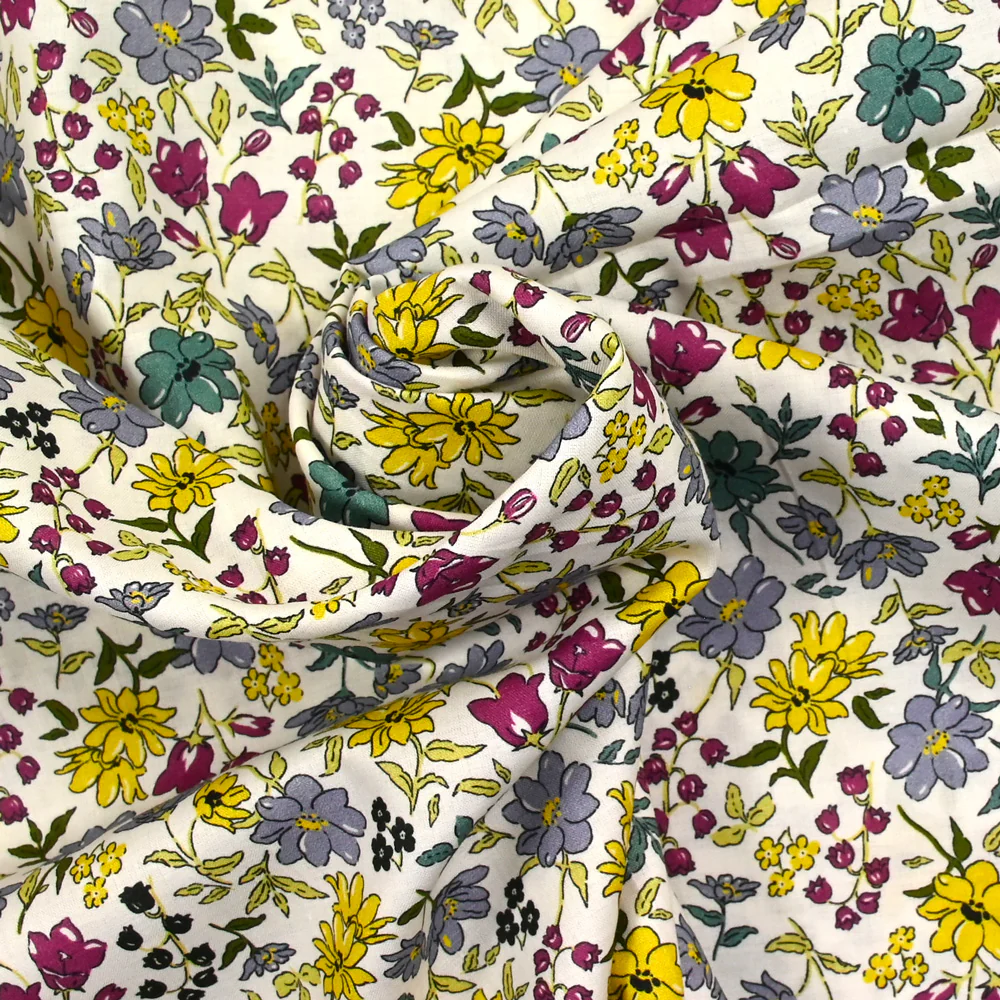 Coton imprimé Vittoria fleurs gris et miel vintage fond écru au mètre - Image 4