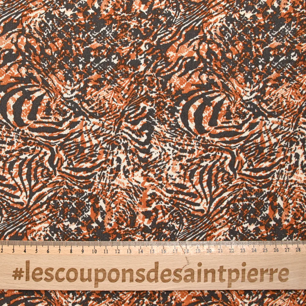 Crépon viscose lurex imprimé sauvage gris et orange brûlée - Image 3