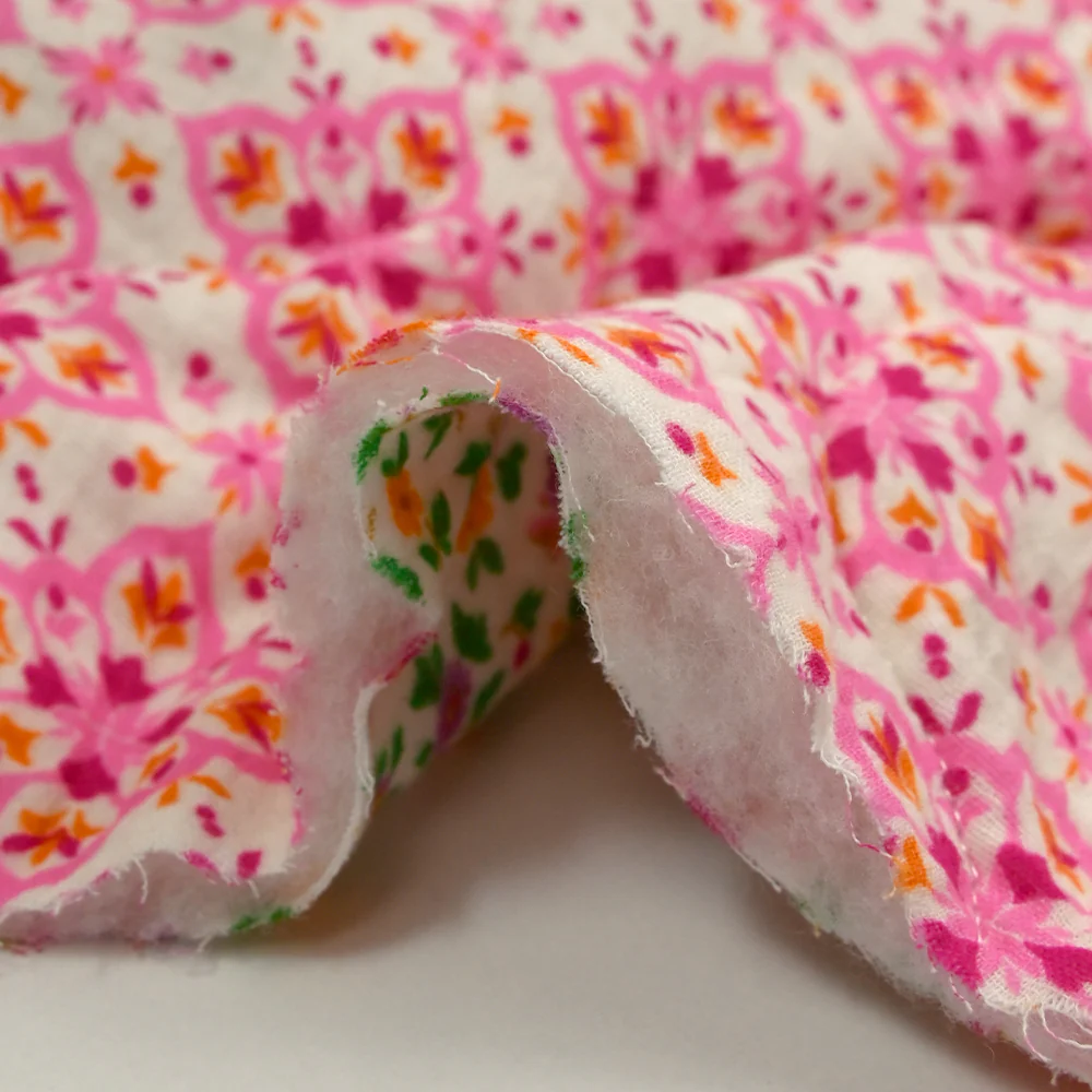 Double gaze matelassée double face Varanasi fond blanc cassé au mètre - Image 10