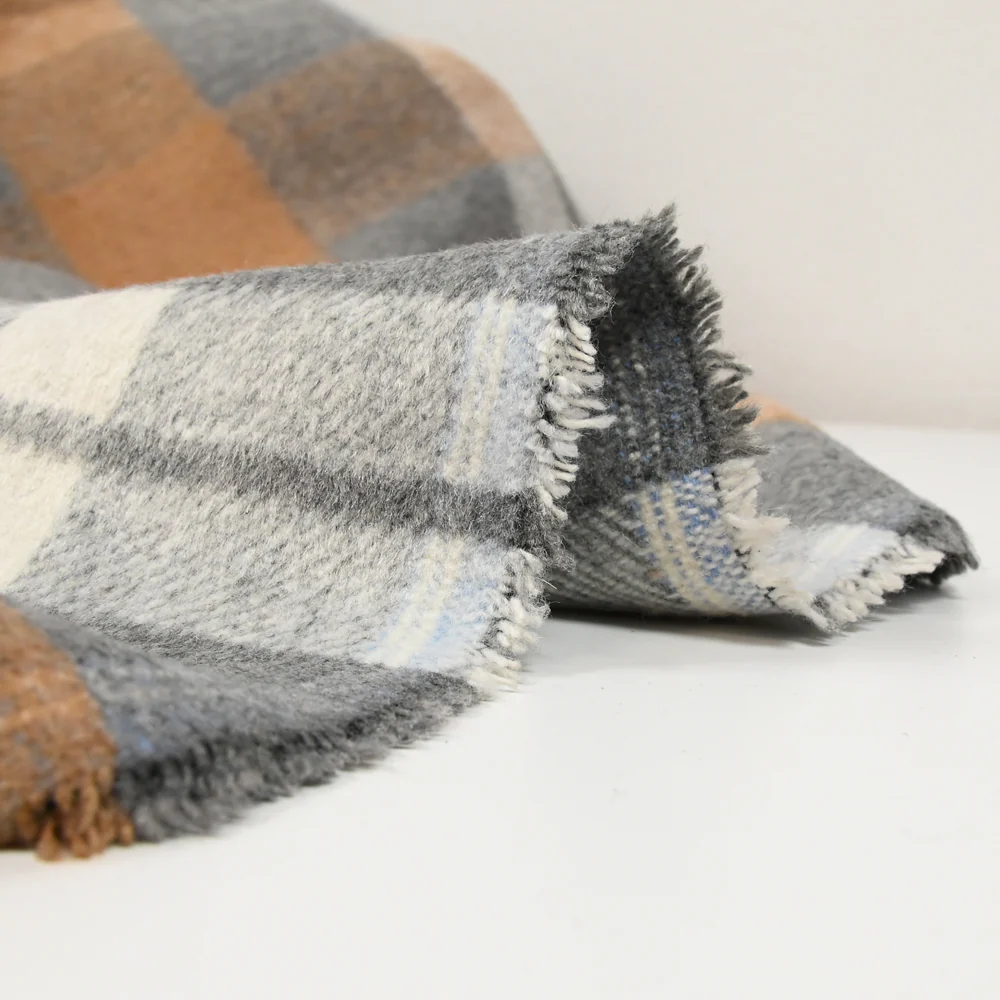 Polyester cardé à carreaux gris - Image 5