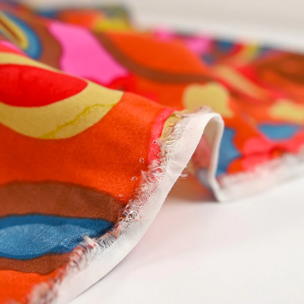 Viscose imprimée arabesque orange et vert - Image 5