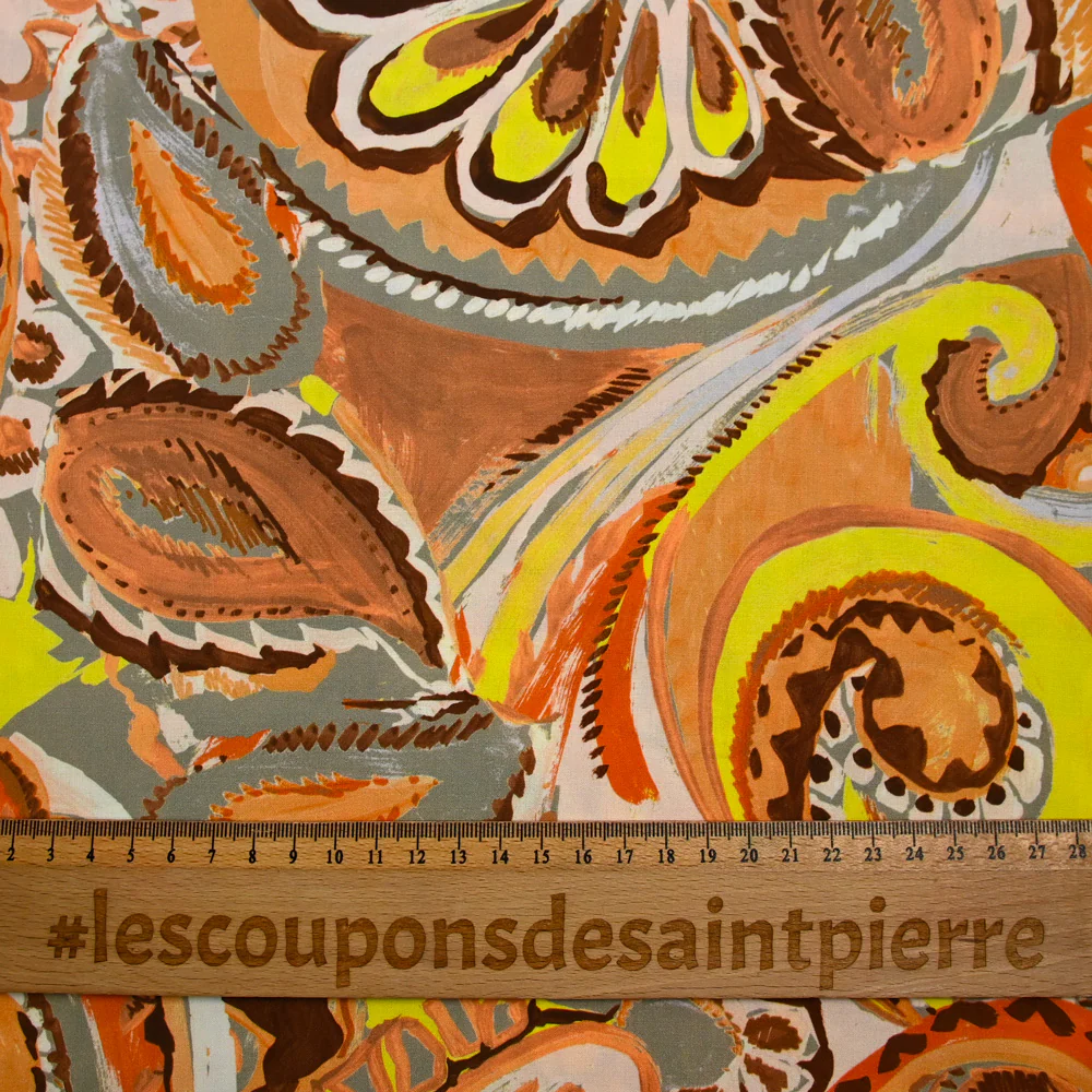 Viscose imprimée campagne camel et jaune - Image 3