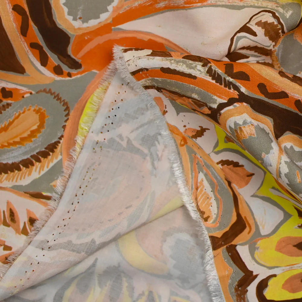 Viscose imprimée campagne camel et jaune - Image 4