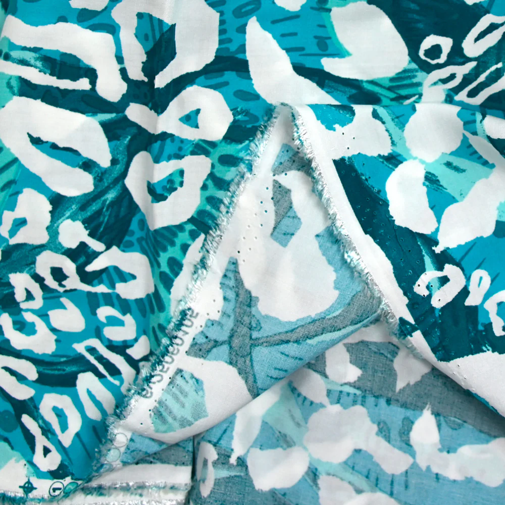 Viscose imprimée léopard turquoise - Image 3